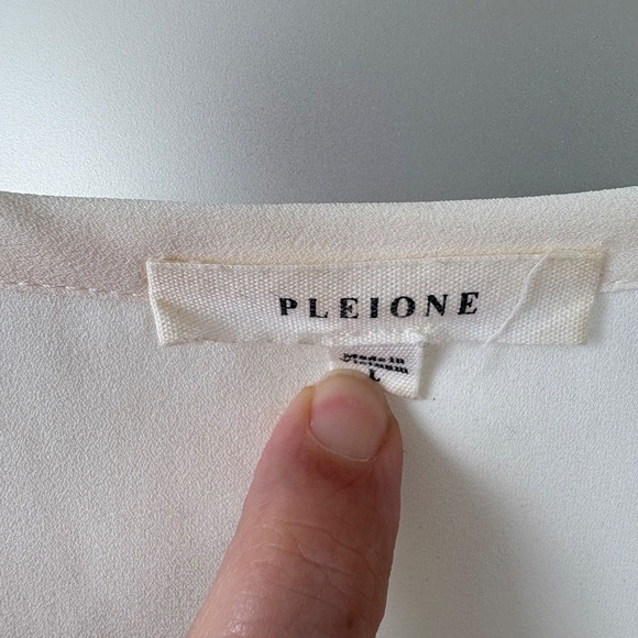 Pleione Pleaded Back Semi sShear Lightweight Blouse Cream L - Picture 3 of 4